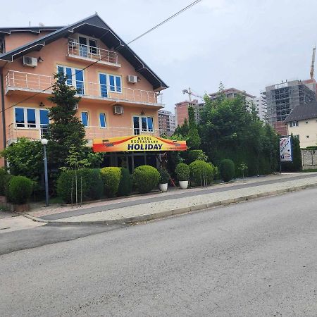 Holiday Ferizaj Exteriör bild