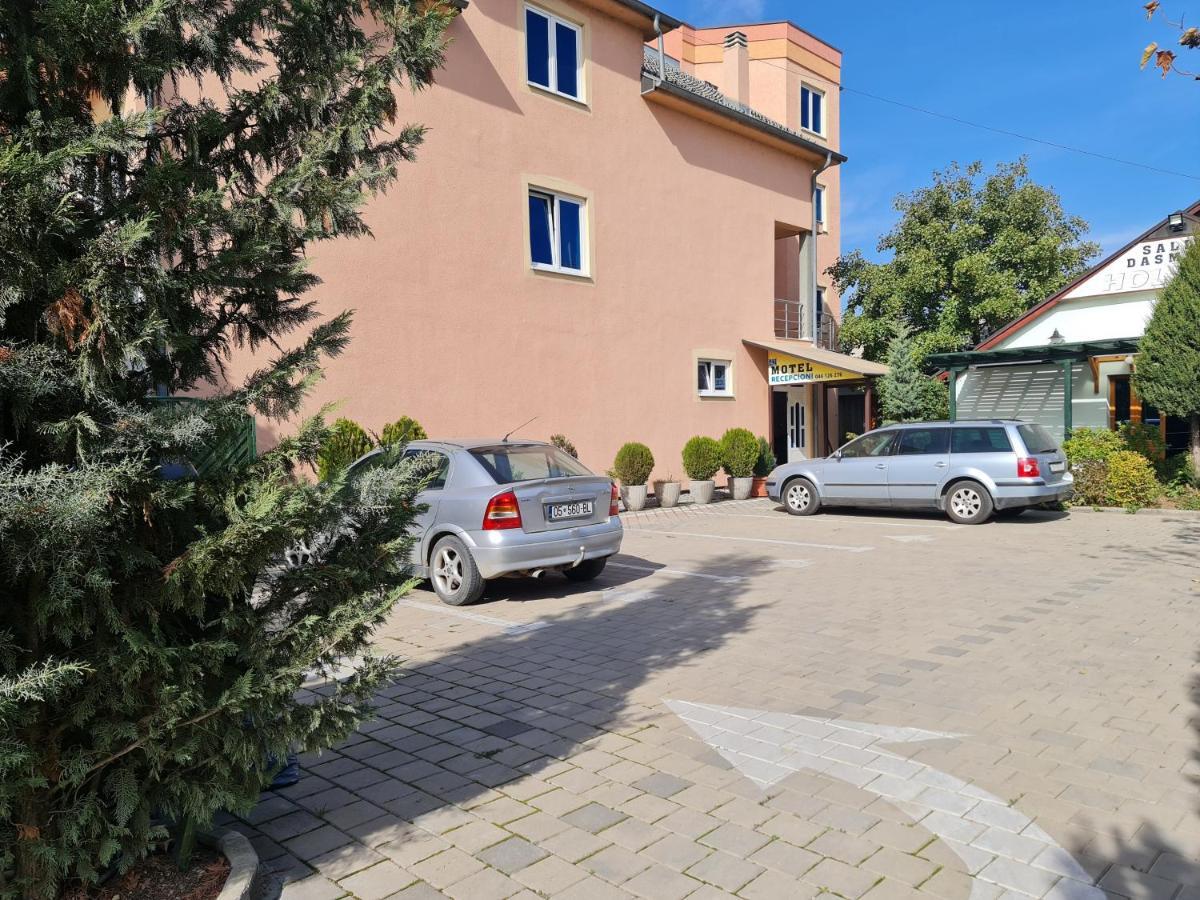 Holiday Ferizaj Exteriör bild